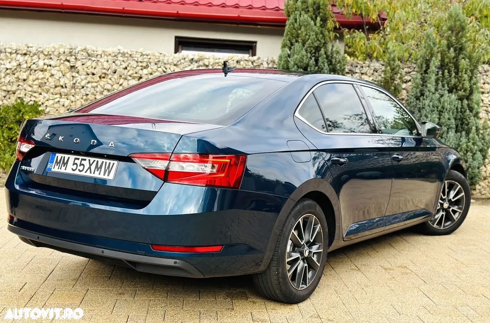 Skoda Superb 2.0 TDI DSG Premium Edition - 4