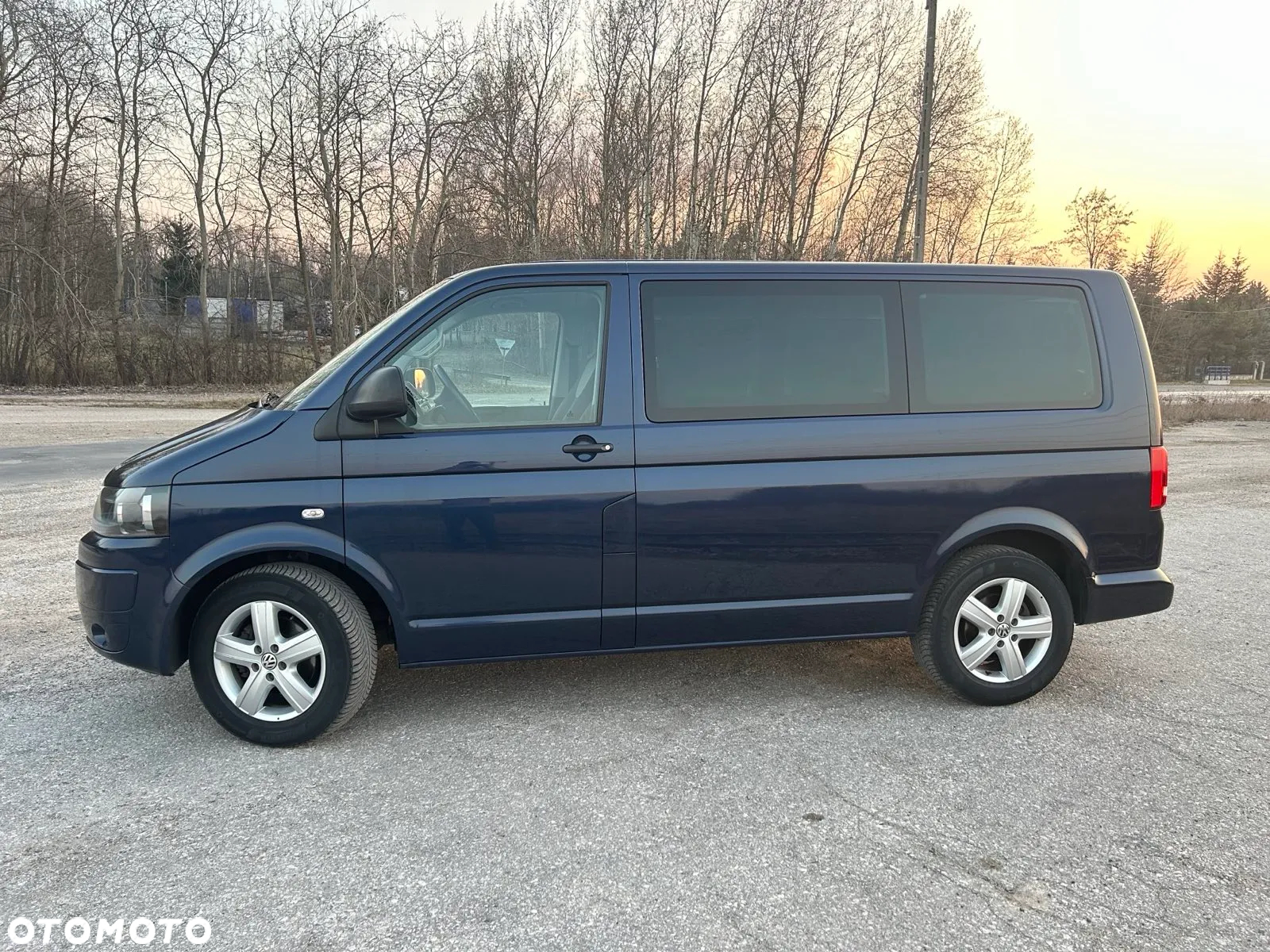 Volkswagen Multivan - 12