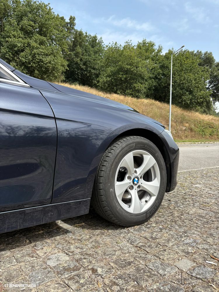 BMW 320 2012 photo 3