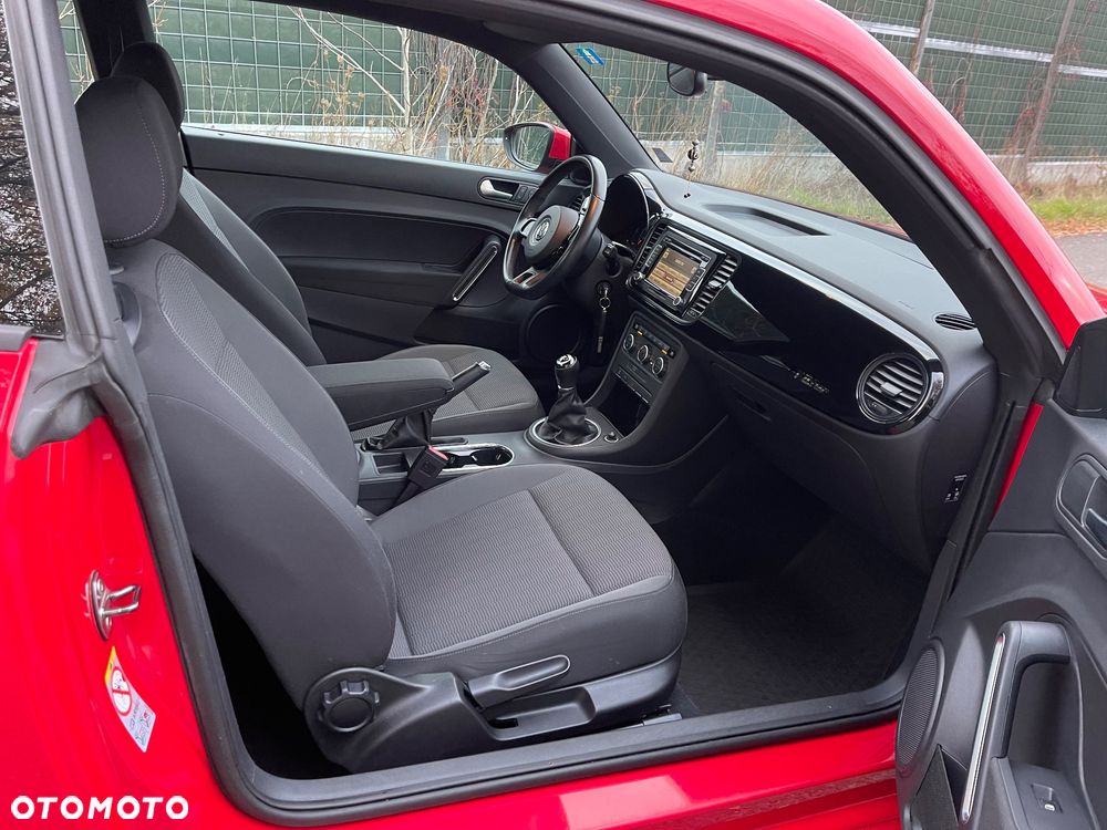 Volkswagen Beetle 1.6 TDI DPF Blue Motion Technologie Design - 23