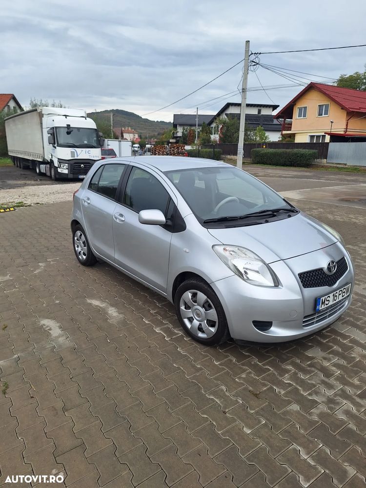 Toyota Yaris 1.3 Aut Sol - 1