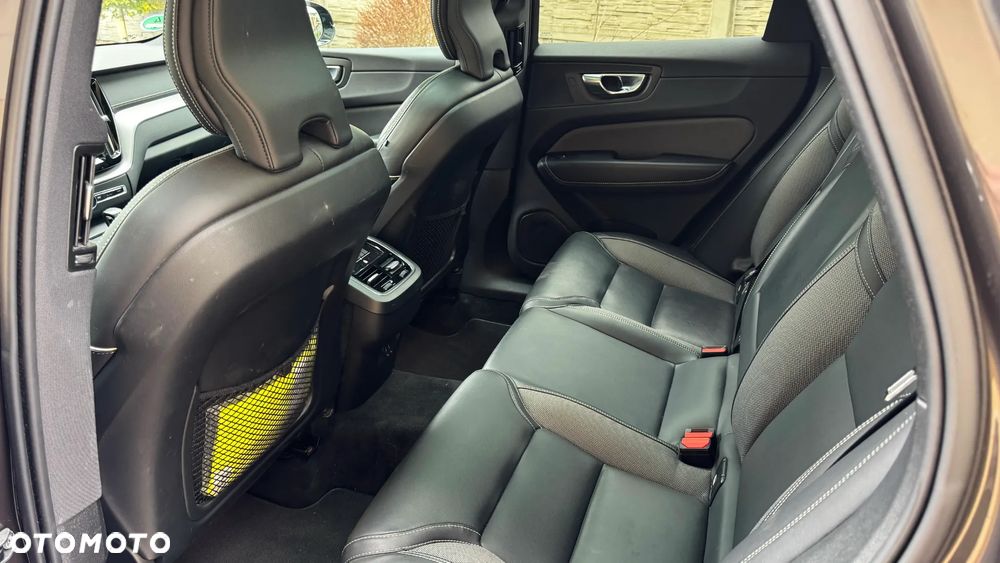 Volvo XC 60 B4 D AWD Geartronic RDesign - 25