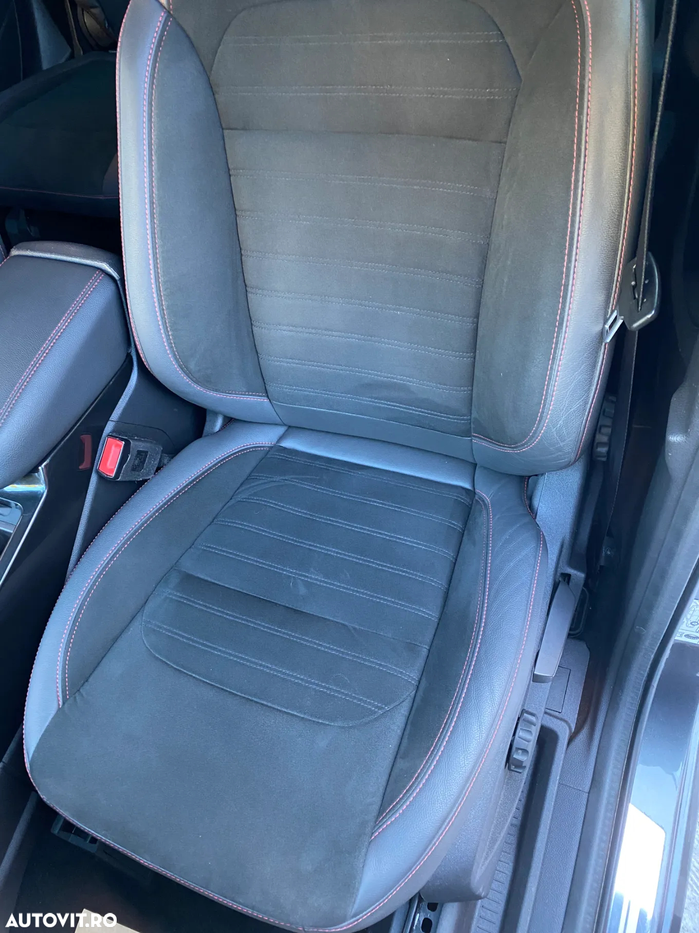 Ford Kuga 2.0 TDCi 4WD Powershift ST-Line - 9