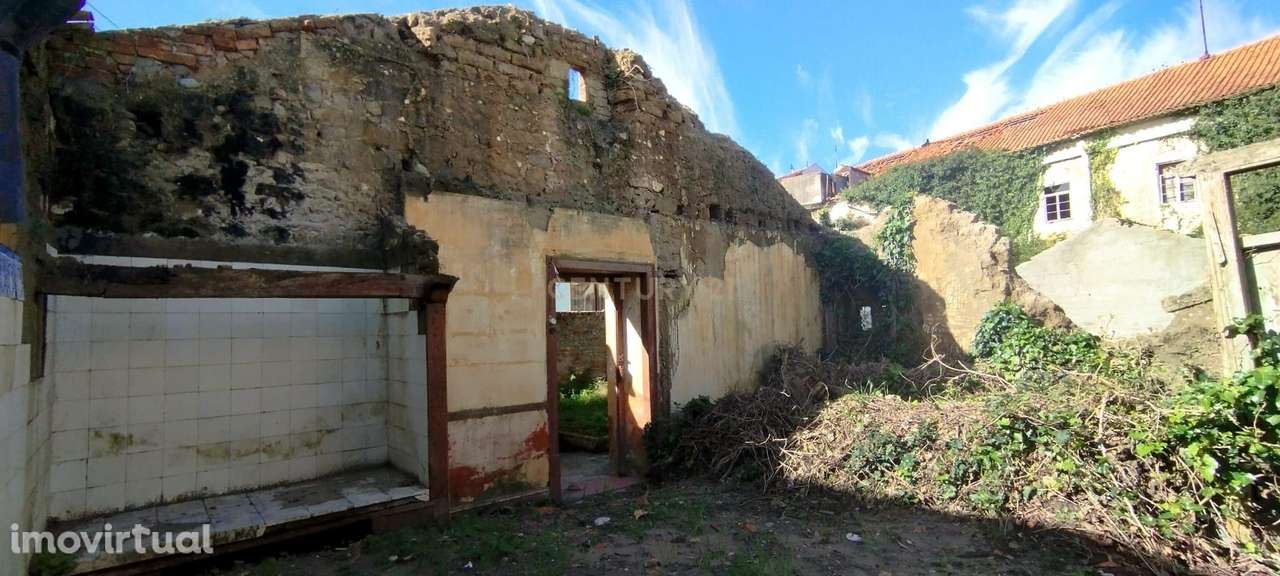 Ruína no Centro de Vieira de Leiria com Projeto em análise para Moradi - Grande imagem: 5/16