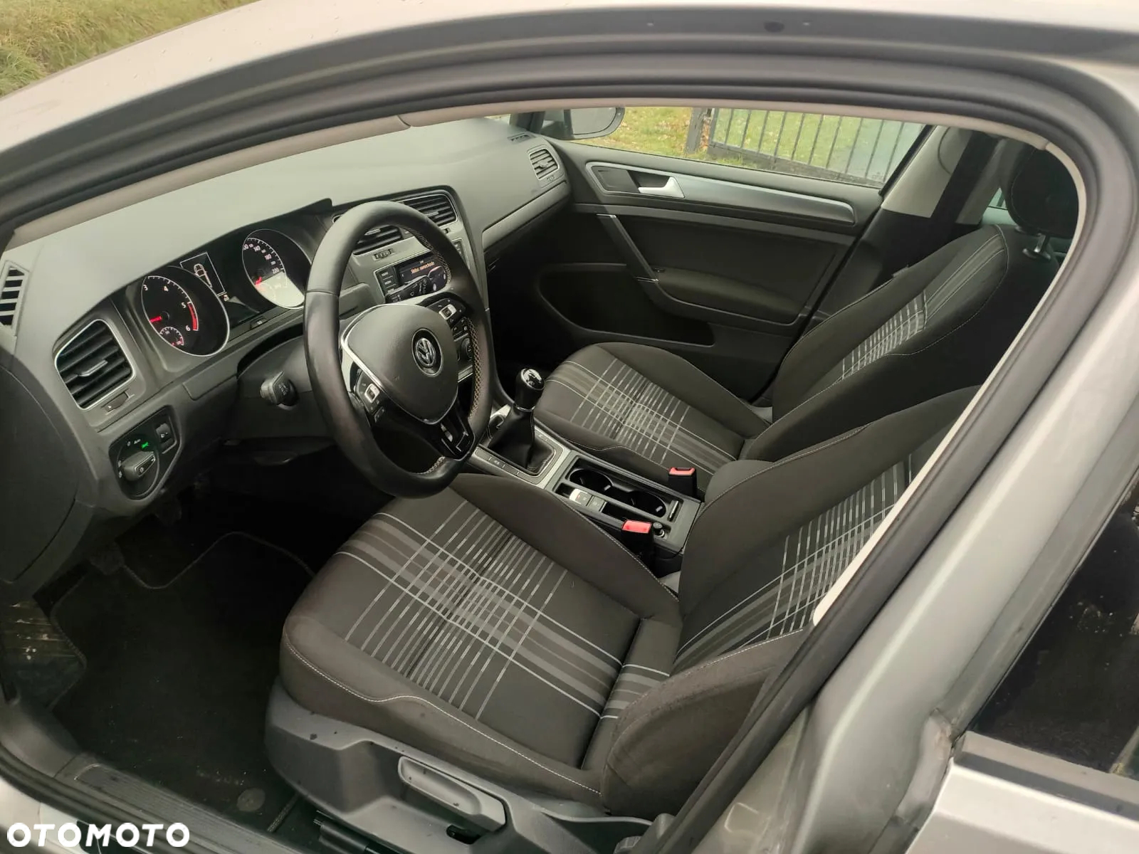 Volkswagen Golf - 10