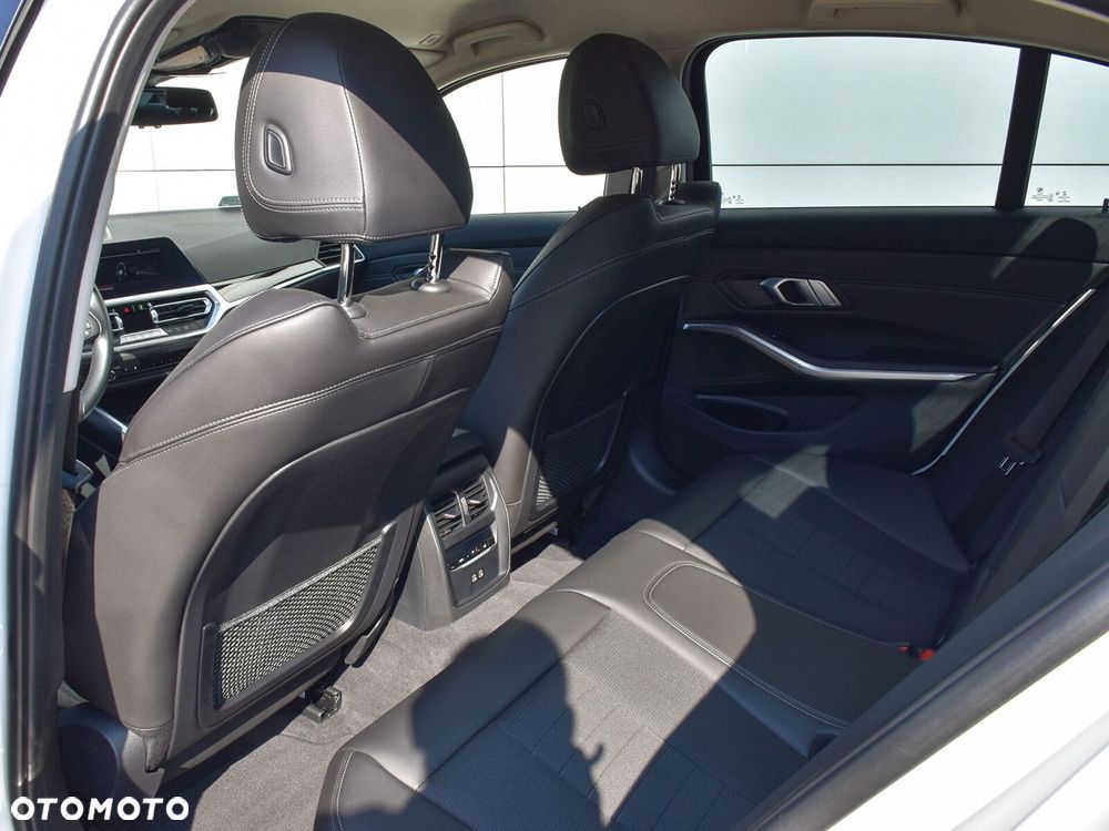 BMW Seria 3 - 18
