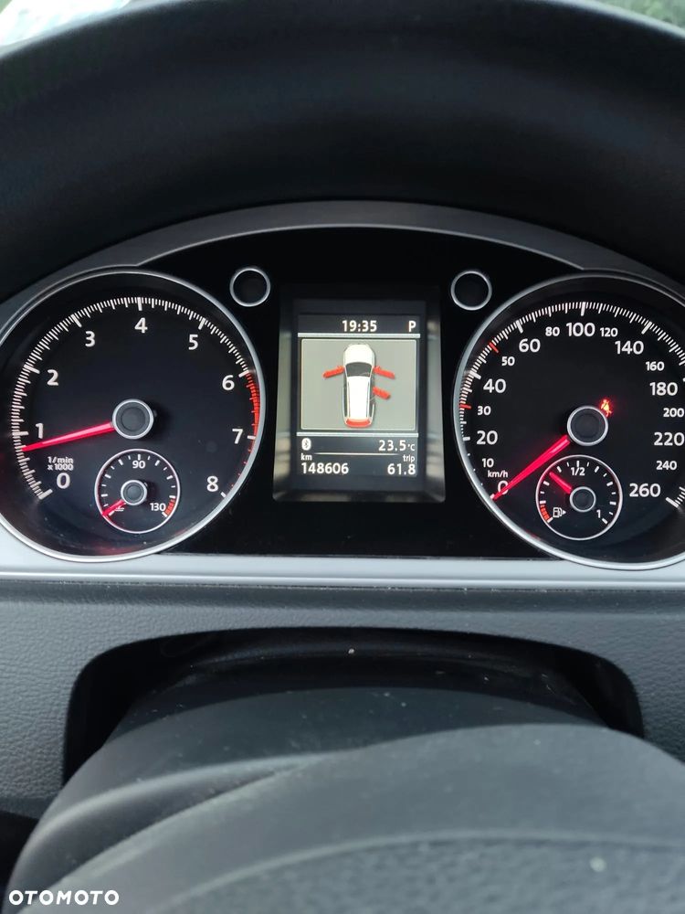 Volkswagen Passat - 11