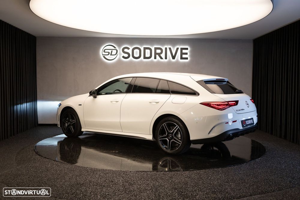 Mercedes-Benz CLA 250 e Shooting Brake AMG Line - 4