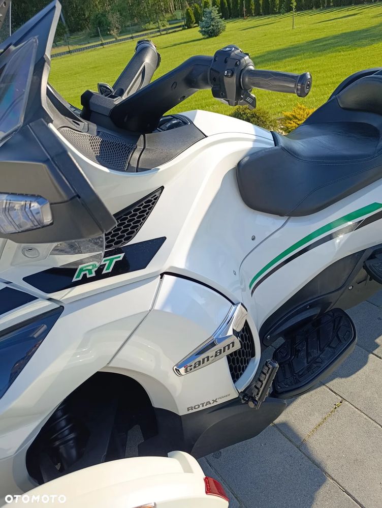 Can-Am Spyder - 13