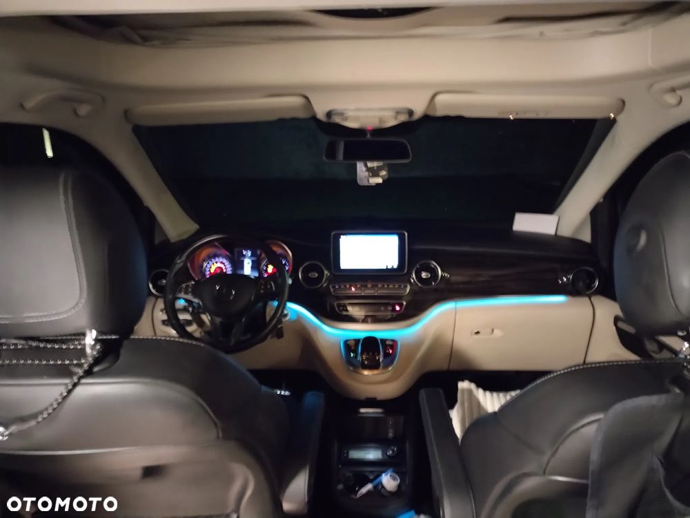 Mercedes-Benz Klasa V 220 d extralang 4Matic 9G-TRONIC Avantgarde Edition 2020 - 27