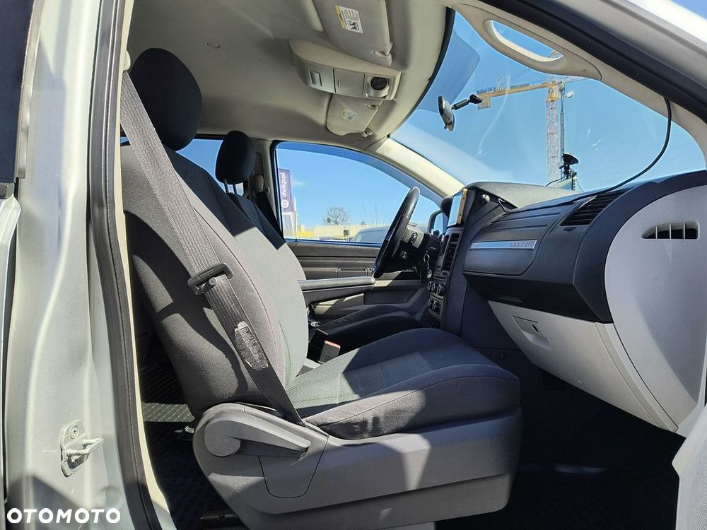 Dodge Caravan - 17
