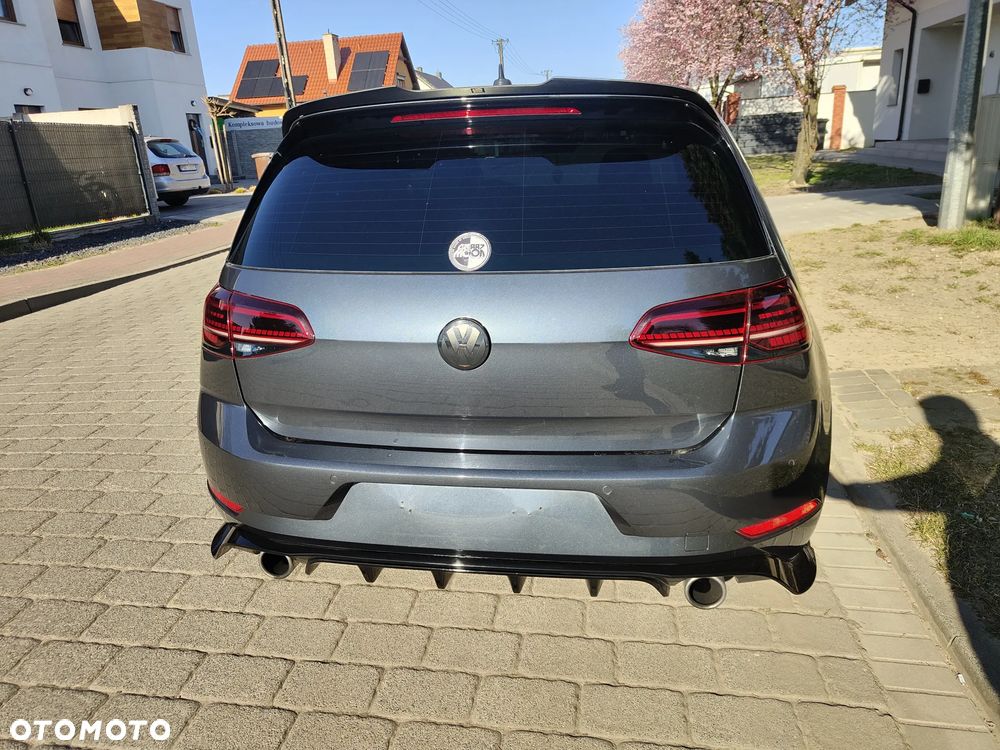 Volkswagen Golf GTI (BlueMotion Technology) DSG - 4