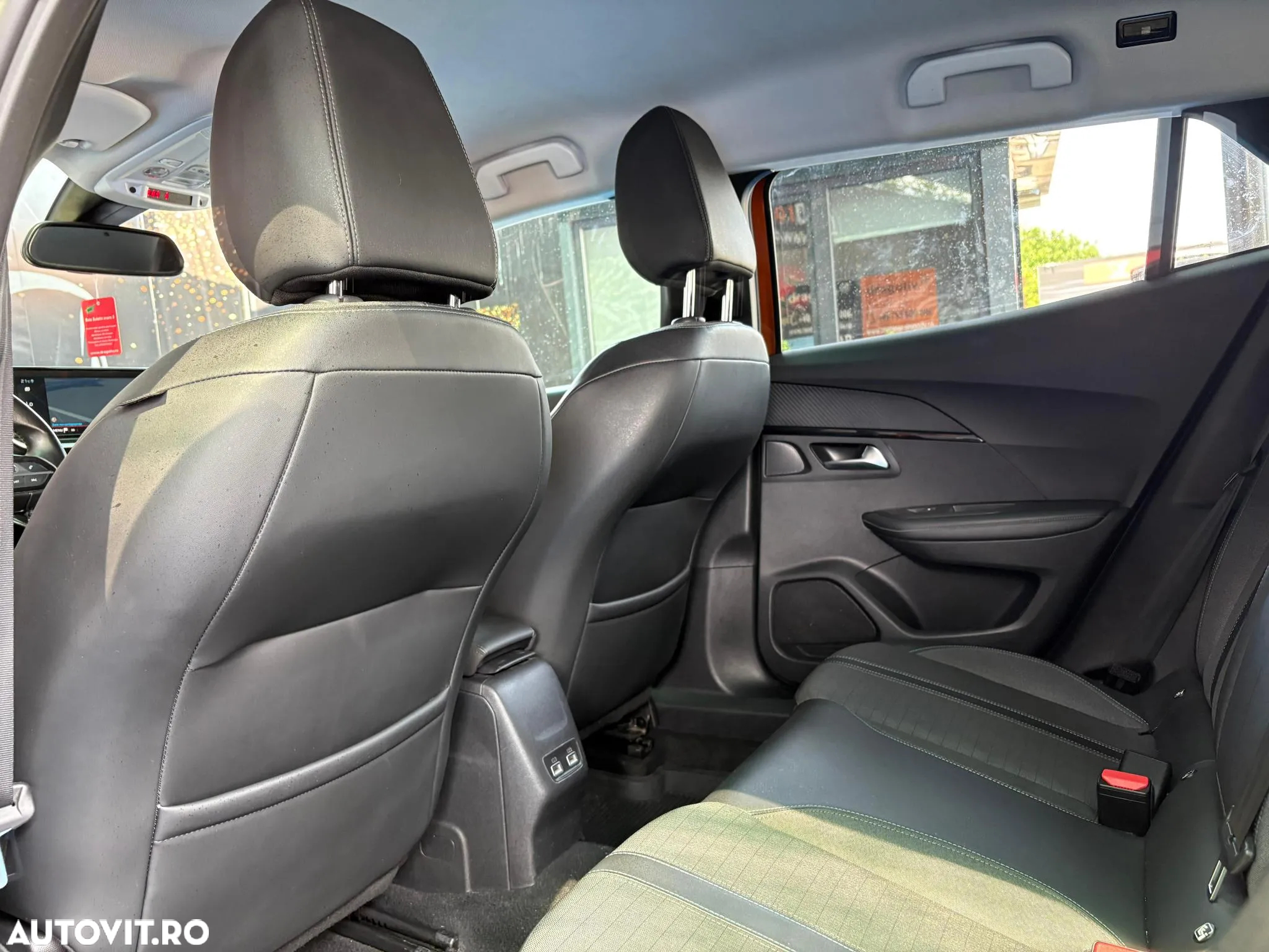 Peugeot 2008 PureTech 130 EAT8 Allure - 8