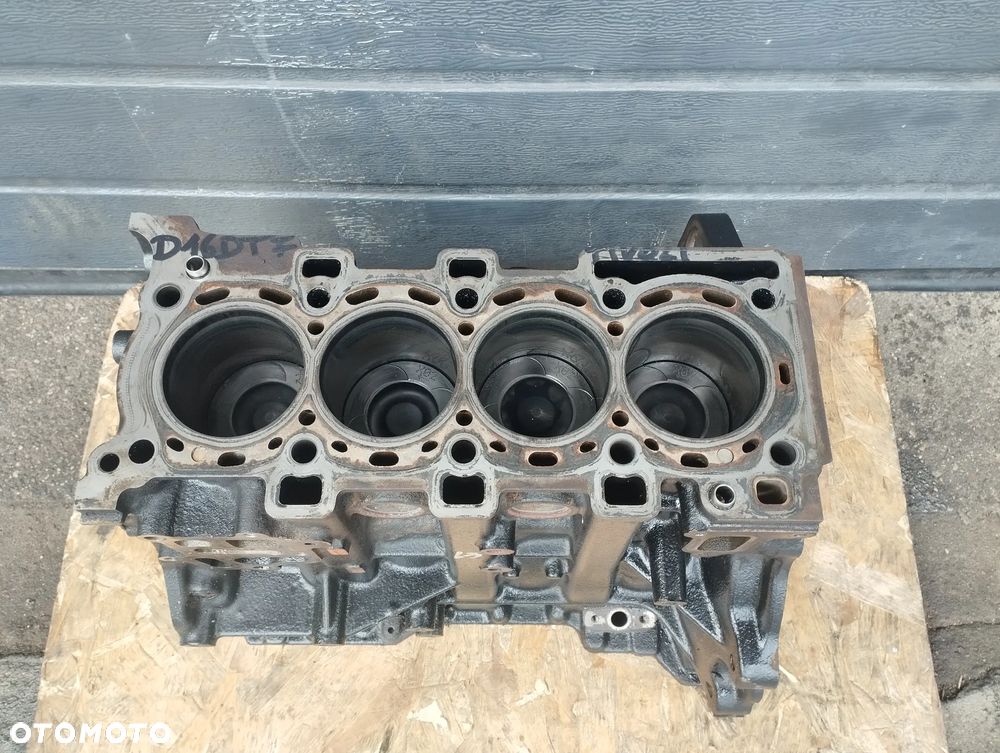 BLOK SILNIKA DÓŁ TŁOKI SSANGYONG TIVOLI 1.6D E-XDI D16DTF - 1