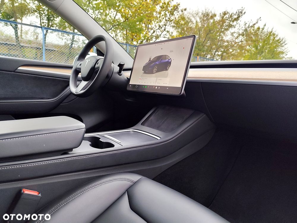 Tesla Model Y RWD - 11