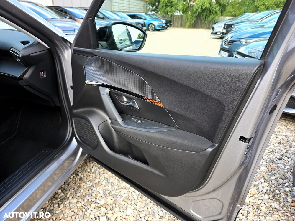 Peugeot 2008 1.5 BlueHDI 130 S&S EAT8 Allure - 13