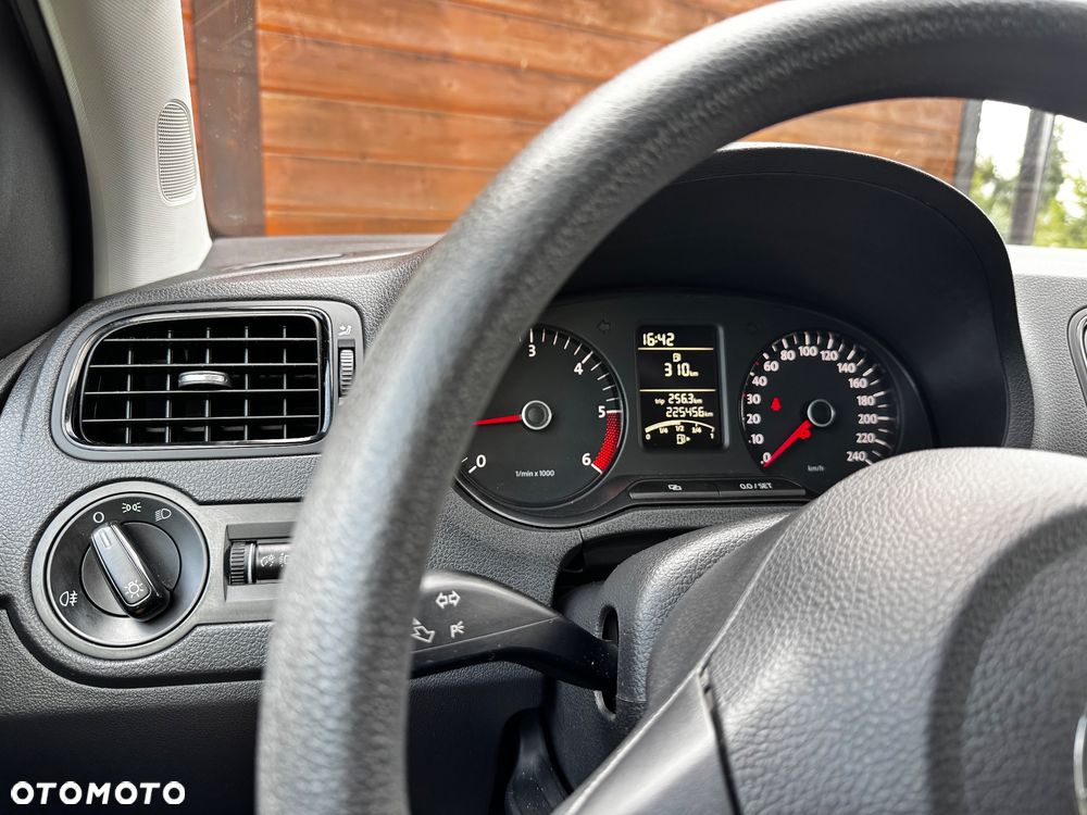 Volkswagen Polo 1.6 TDI DPF Comfortline - 20