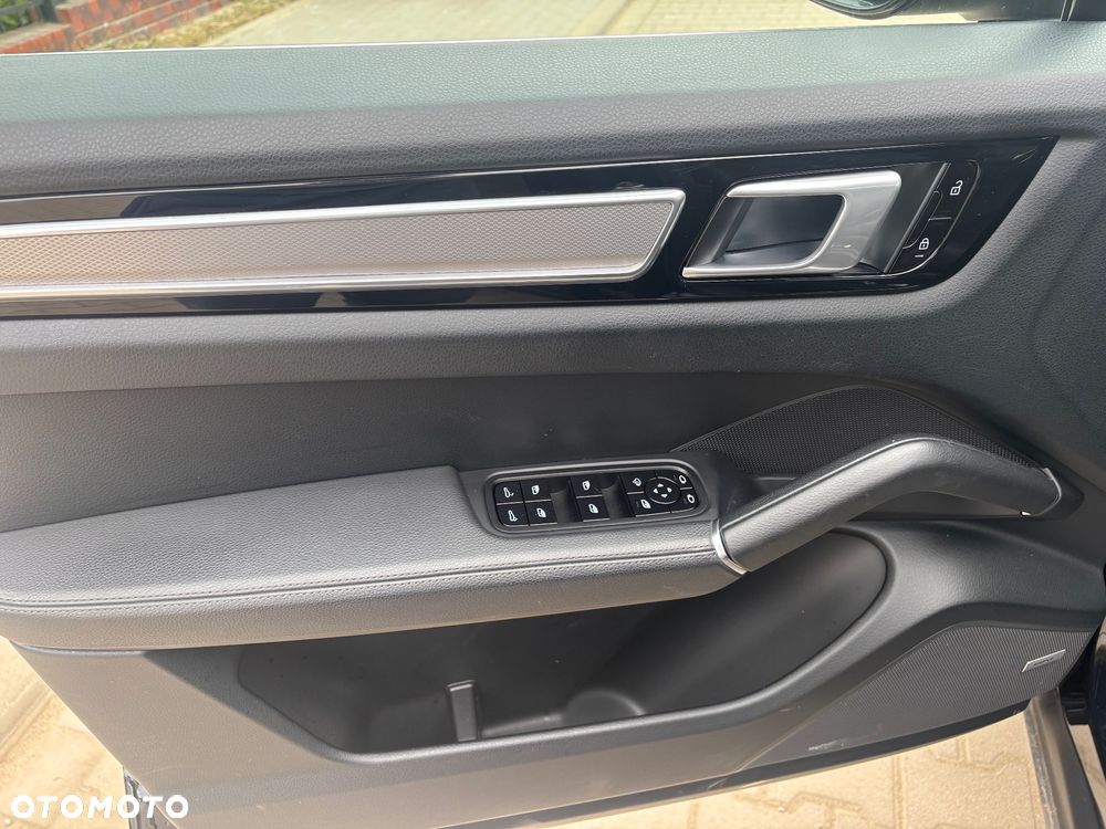 Porsche Cayenne Platinum Edition - 21