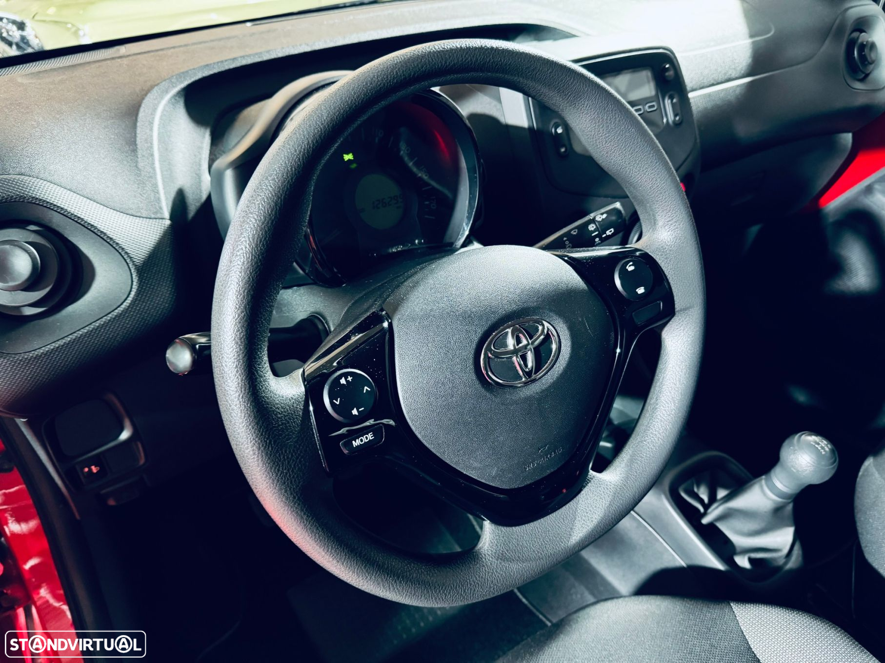 Toyota Aygo 1.0 X-Play Plus - 30