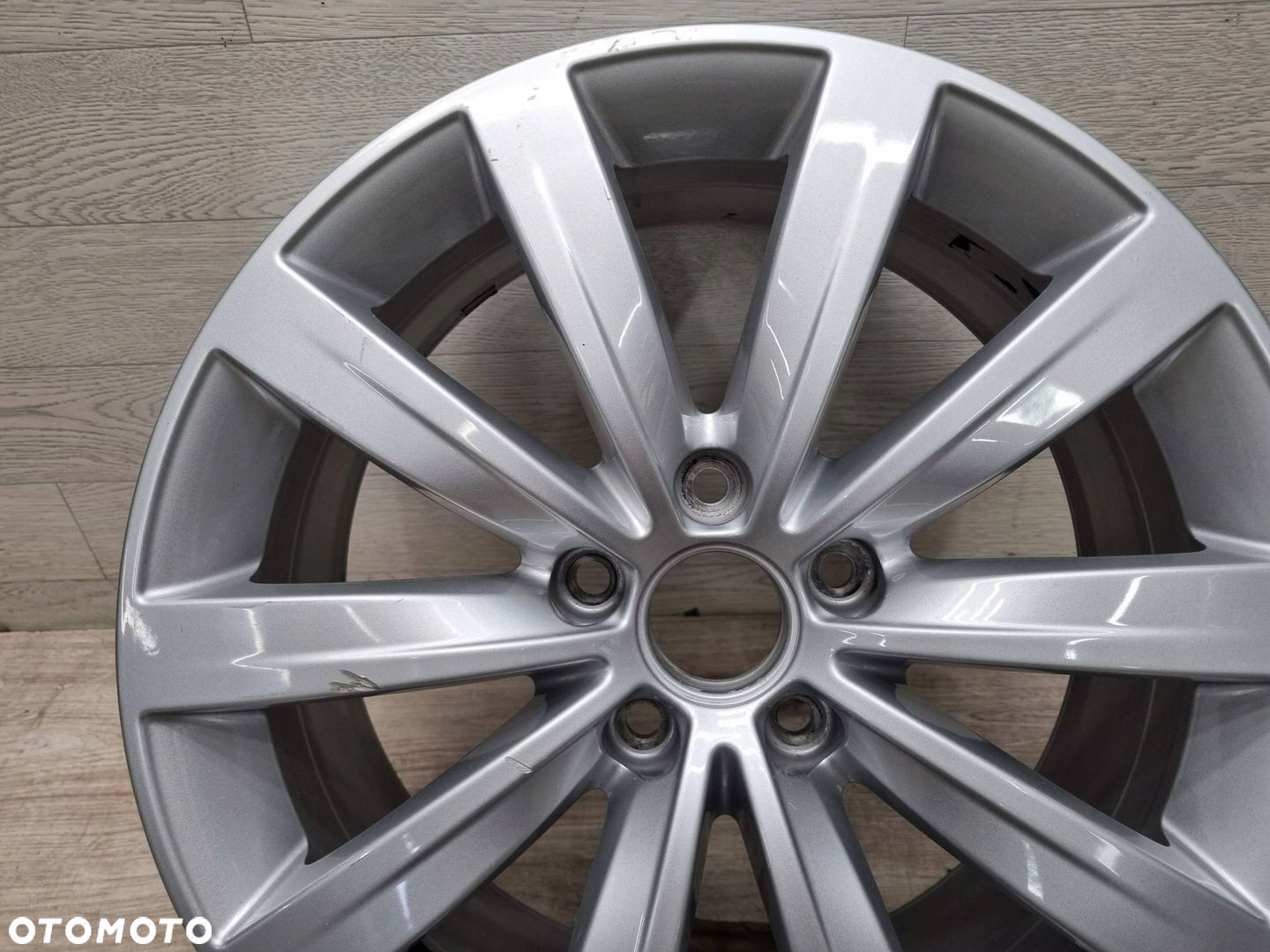 Felga VW Sharan 7N0 7.0Jx17H2 Et39 5x112 7N0601025C - 4