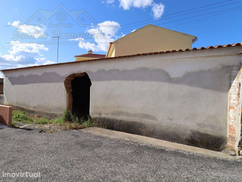 Adega com PROJETO APROVADO para Moradia T2 - Grande imagem: 5/19