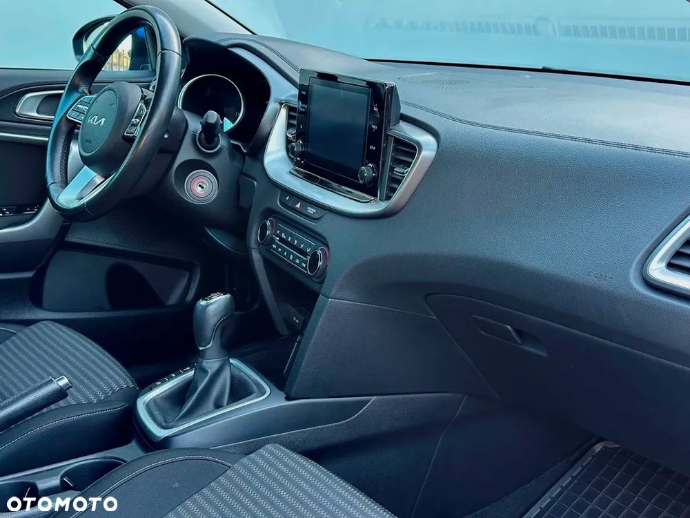 Kia Ceed 1.5 T-GDI M - 23