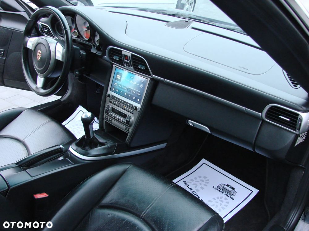 Porsche 911 Carrera 4 S - 22