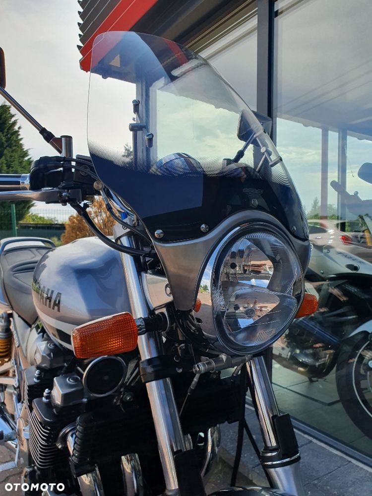 Yamaha XJR - 30