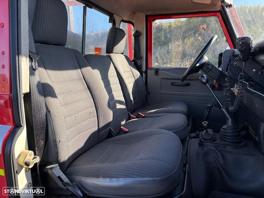 Land Rover Defender 90 2.5 TD5 Metal Top - 18