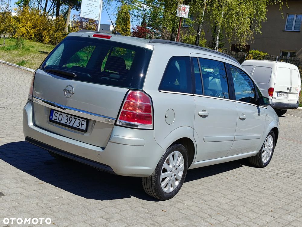 Opel Zafira 1.9 CDTI - 10