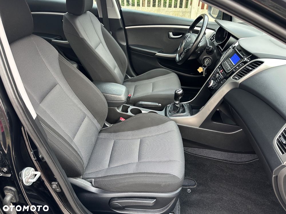 Hyundai i30 1.4 Passion Plus - 12