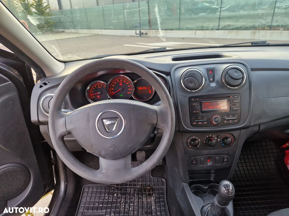 Dacia Logan 1.2 16V 75 Ambiance - 11