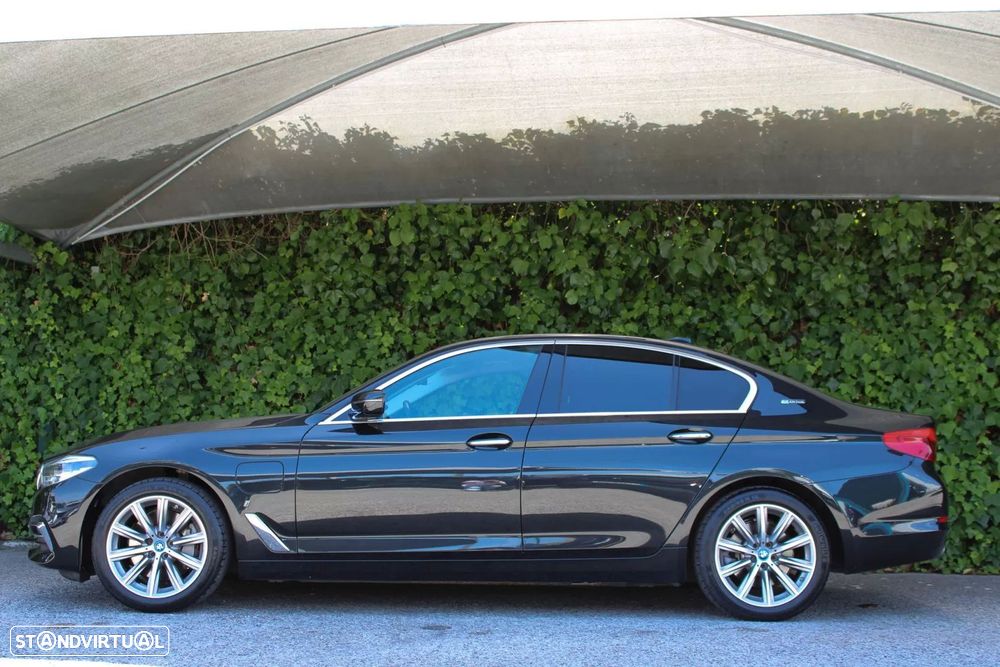 BMW 530 e iPerformance Line Luxury — fotografia 7
