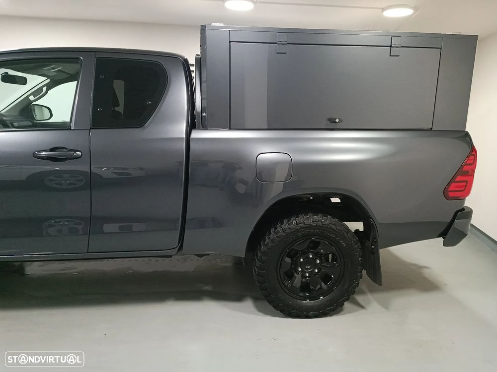 Toyota Hilux - 5