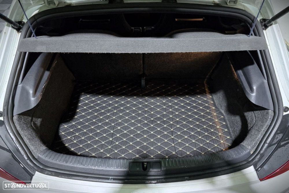 VW Scirocco 2.0 TSI BlueMotion DSG - 29