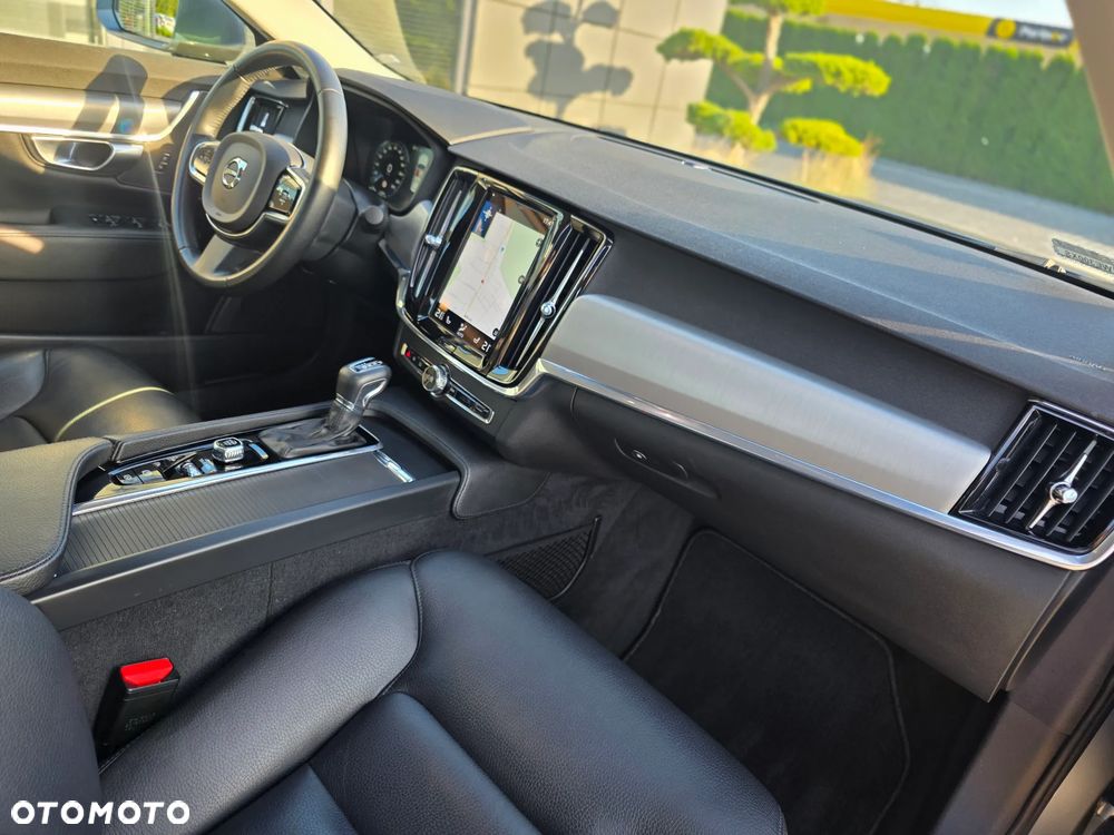Volvo S90 D4 SCR Momentum Pro - 31