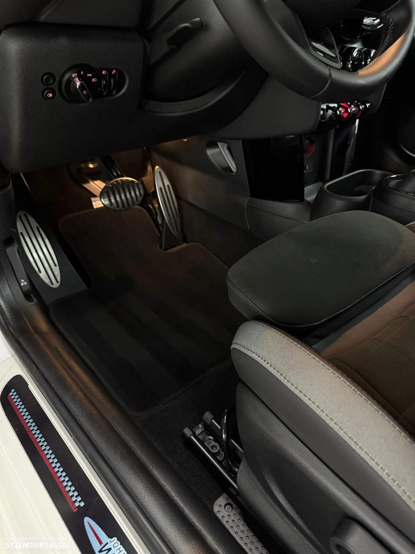 MINI 3 Portas John Cooper Works Plus Auto Desportiva - 8
