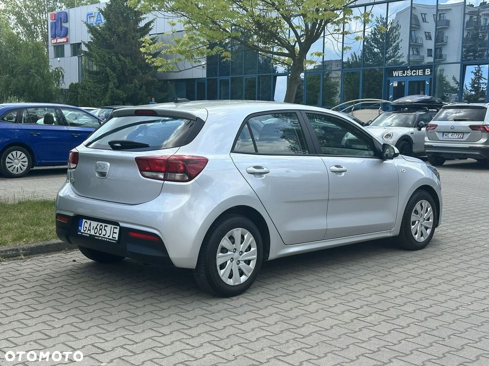 Kia Rio - 5