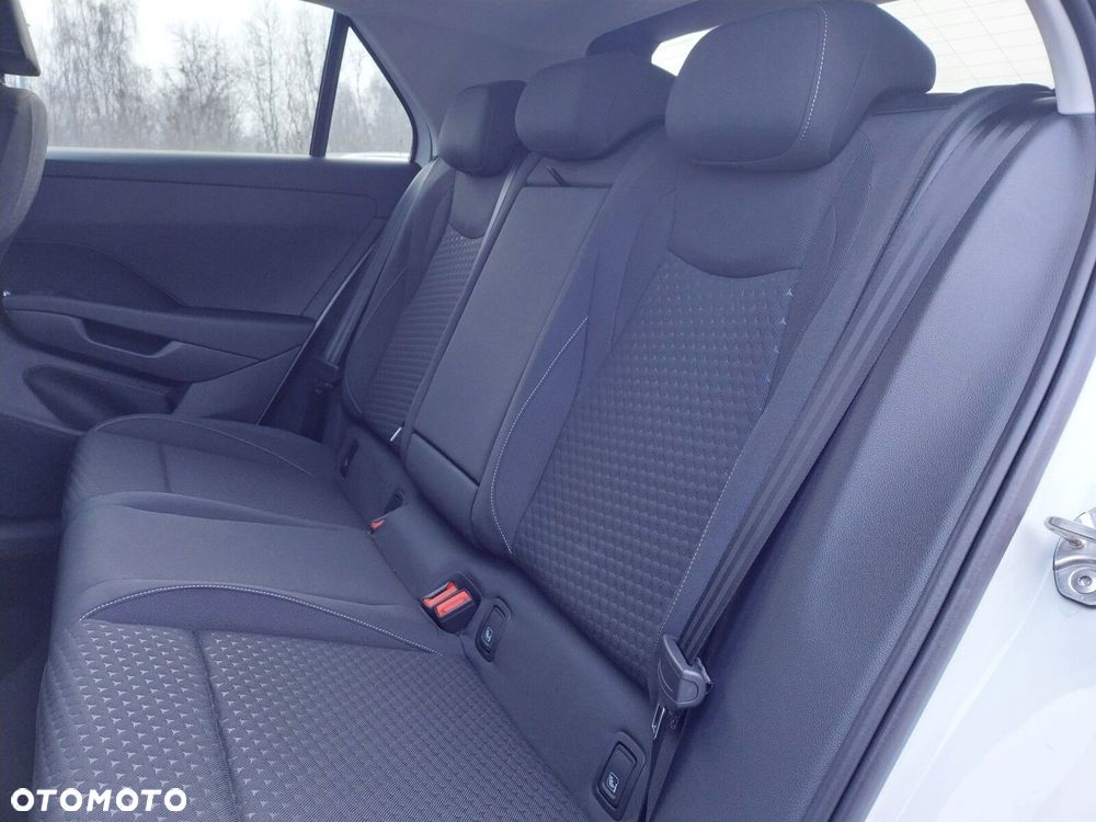 Volkswagen T-Roc - 15