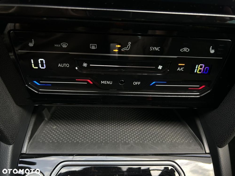 Volkswagen Passat - 31