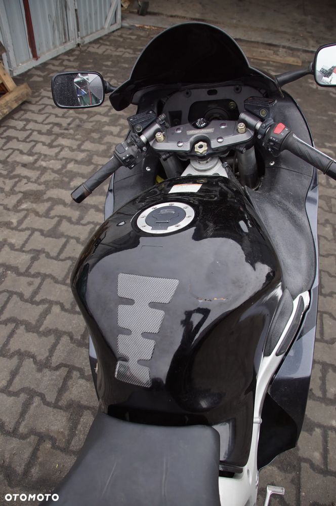 SKUP AUT 692324777 MOTOCYKLI MASZYN ROLNICZYCH BUDOWLANYCH AUT OSOBOWYCH CIĘŻAROWY POJAZD NA CZĘŚCI SUZUKI GSX 1300R HAYABUSA 1999 STACJA DEMONTAŻU POJAZDÓW AUTOSTROISZ LIPNO BOREK 14A SZROT ZŁOMOWANIE ZŁOMOWISKO - 5