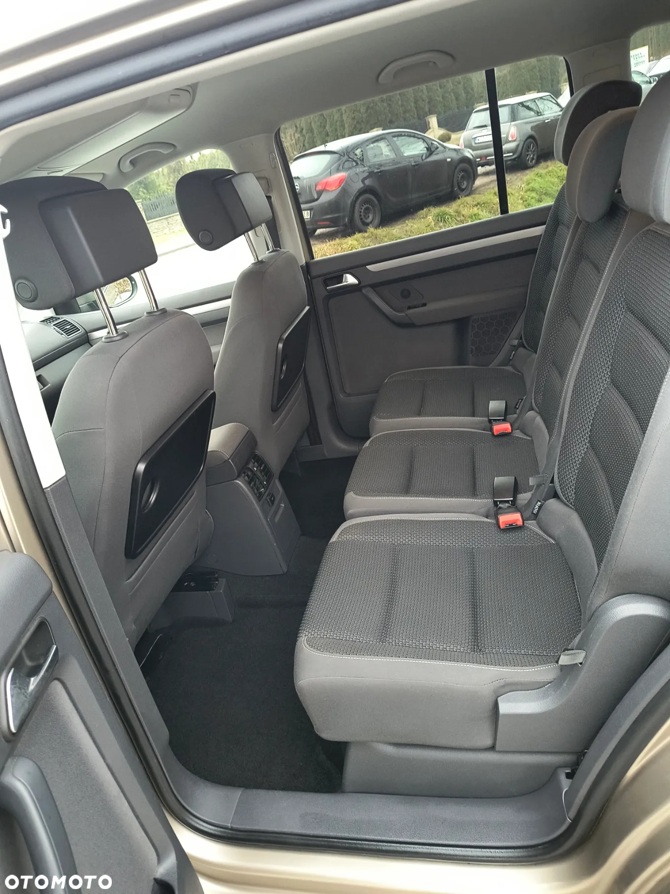 Volkswagen Touran 2.0 TDI Trendline - 8