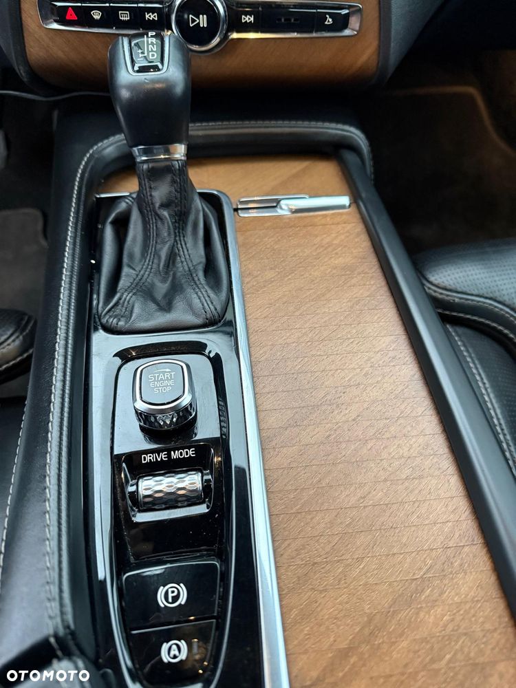 Volvo XC 90 D5 SCR AWD Inscription - 9