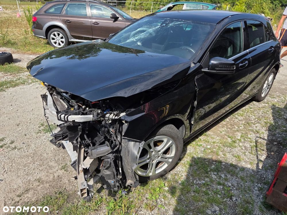 Mercedes-Benz Klasa A 180 (BlueEFFICIENCY) - 4