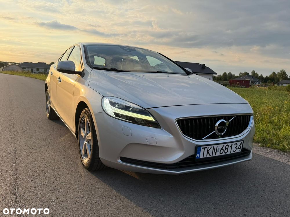 Volvo V40 D2 Drive-E Momentum - 19