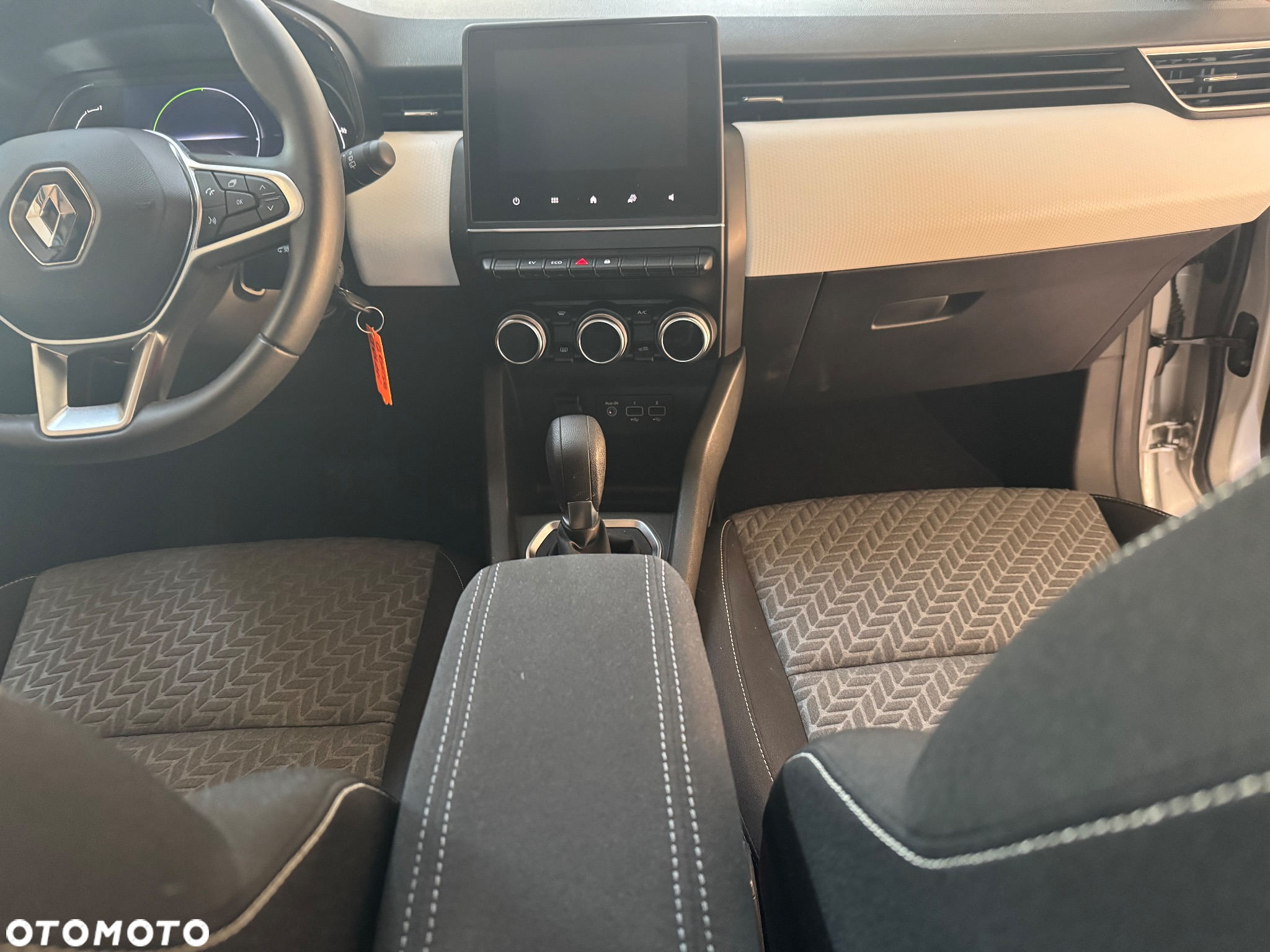 Renault Clio E-TECH Full Hybrid 145 EQUILIBRE - 9