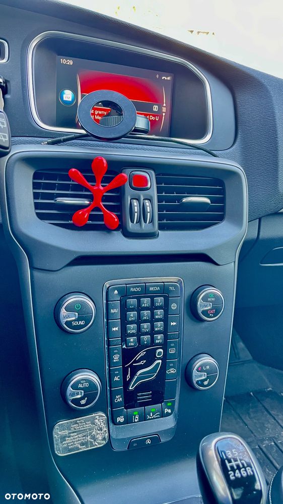 Volvo V40 T3 Momentum - 16