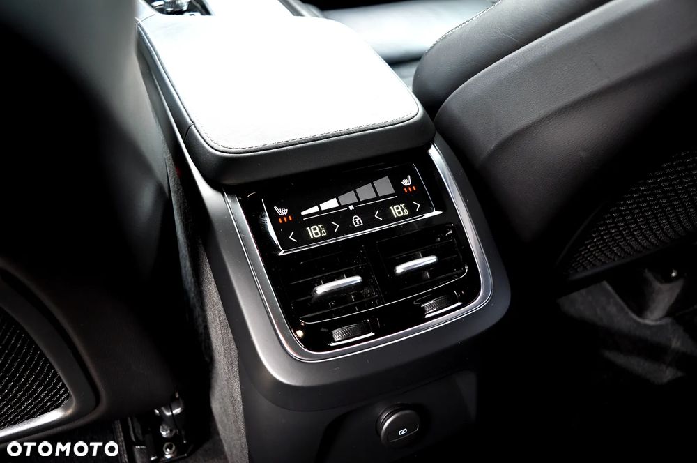 Volvo XC 90 T8 AWD Twin Engine Geartronic RDesign - 26