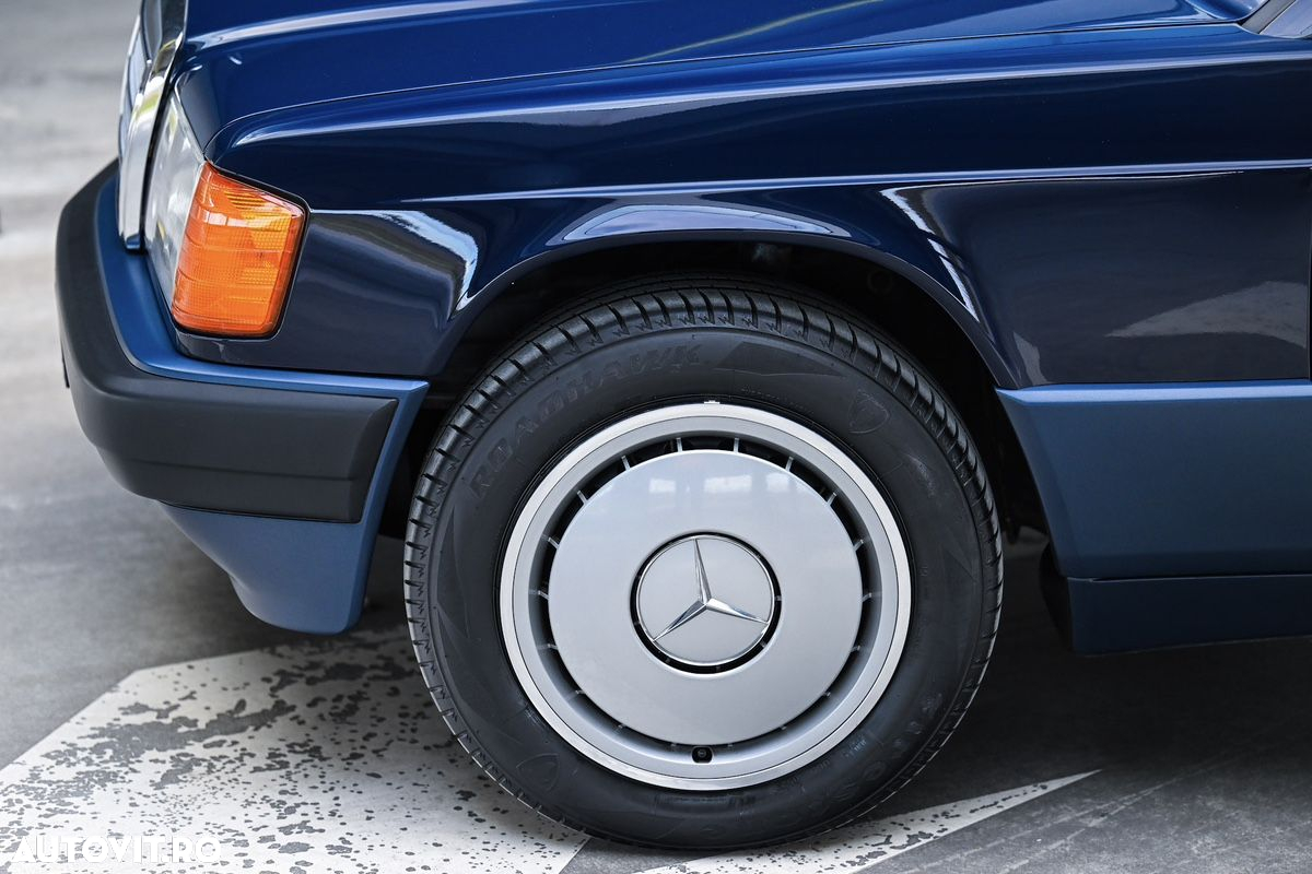 Mercedes-Benz 190 - 10