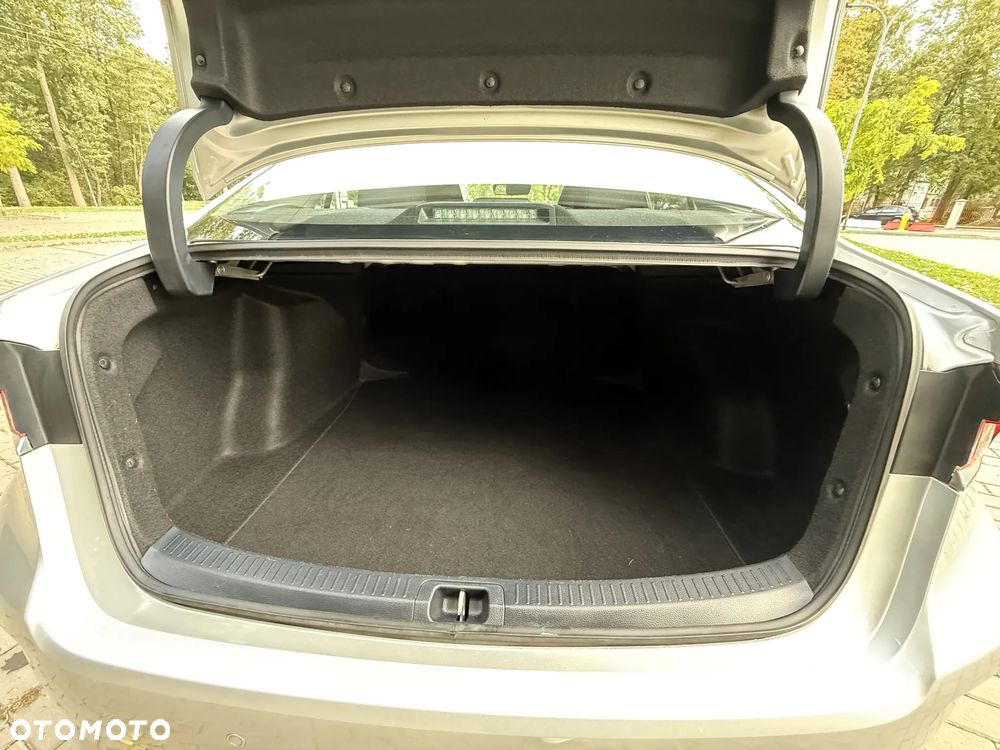 Toyota Corolla 1.8 Hybrid GPF Comfort - 22